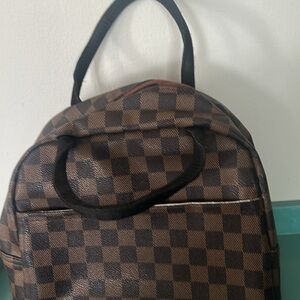 Hand bag / lunch or cosmetic bag  daily use case bag with zipper NEW